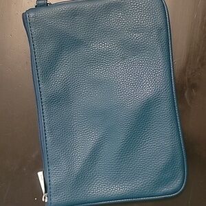 Thirty-One pouch Jewell pebble